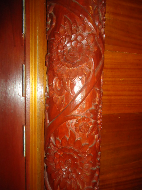 Tropicana T4, Bang Po, carved wood work